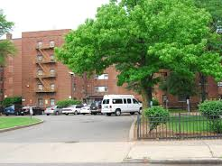 Oakwood Plaza Apartments