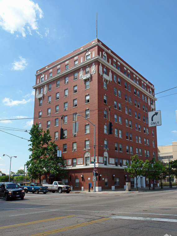 Holden House Apartments