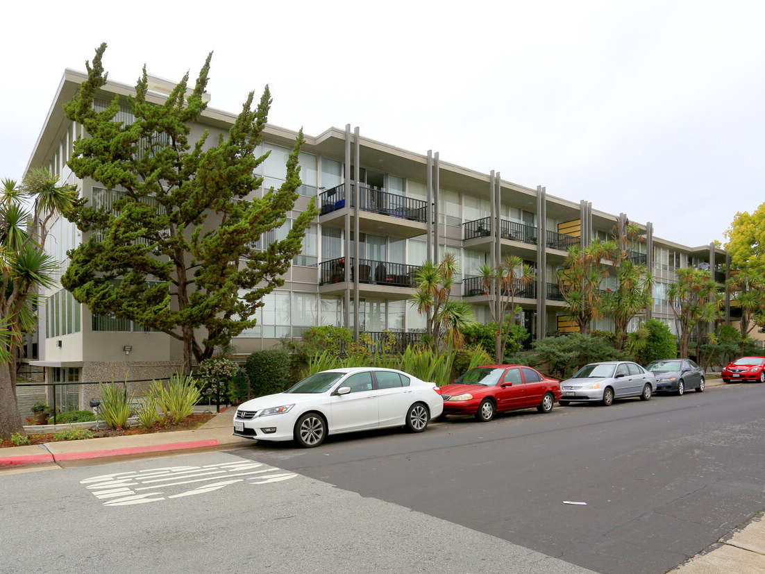 Flores Gardens Apartments