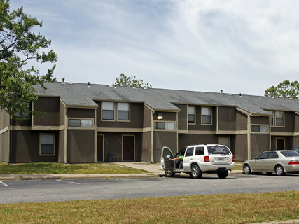 London Oaks - Affordable Housing, 2680 High Street, Portsmouth, VA ...