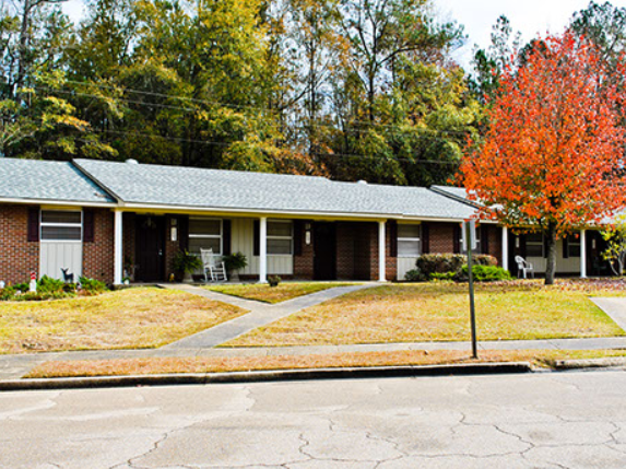 Hillsdale Homes - MRHA VIII, 1401 Dawson Drive, Collins, MS 39428 ...